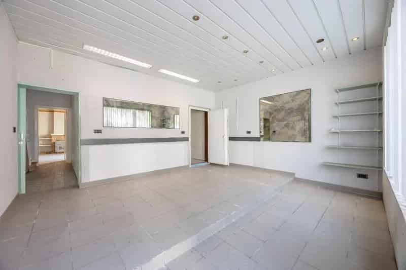Te renoveren woning met garage en tuin Wielsbeke