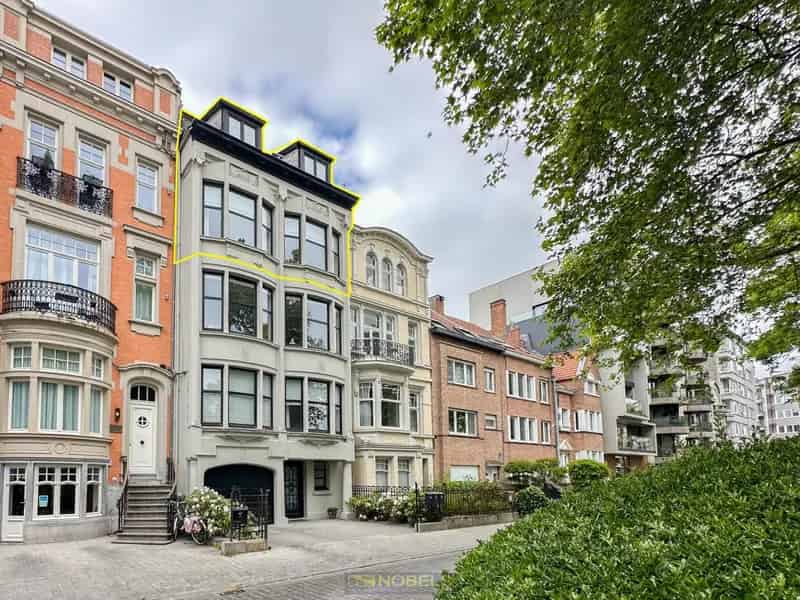 Duplexappartement Oostende: Luxe, Ruimte en Historische Charme