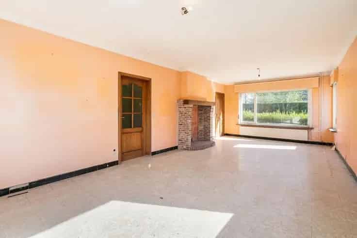 Te renoveren woning Bachte-Maria-Leerne 205m²