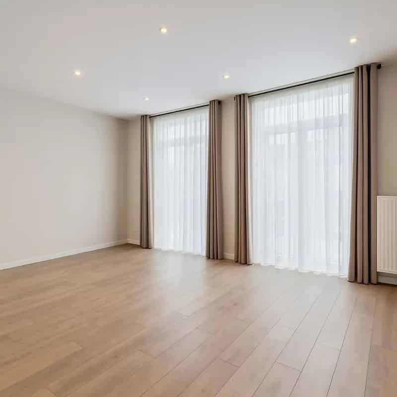 Ongemeubelde ruime woning met vier slaapkamers in hartje Blankenberge