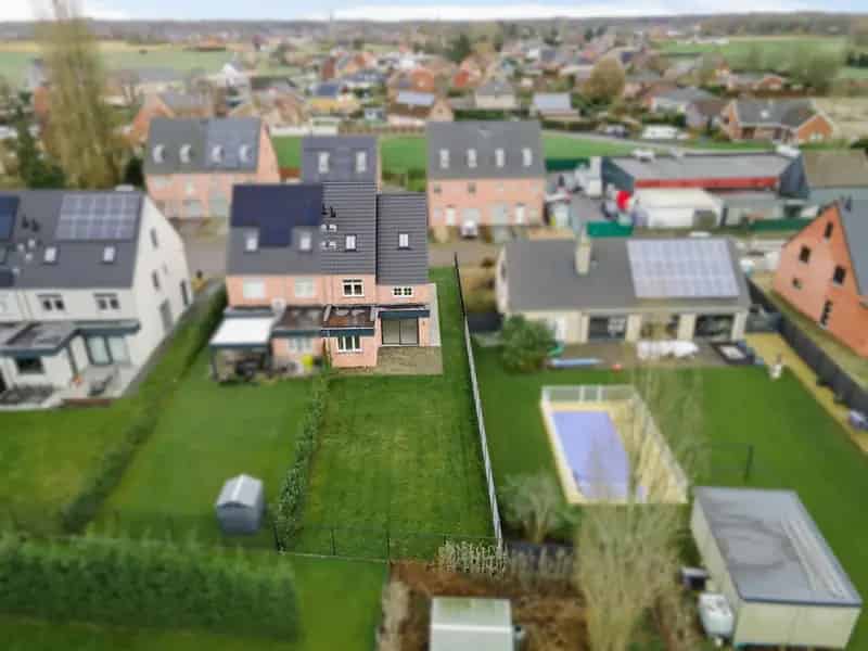 Instapklare koppelvilla (225 m²) met 5 slaapkamers en tuin te koop!