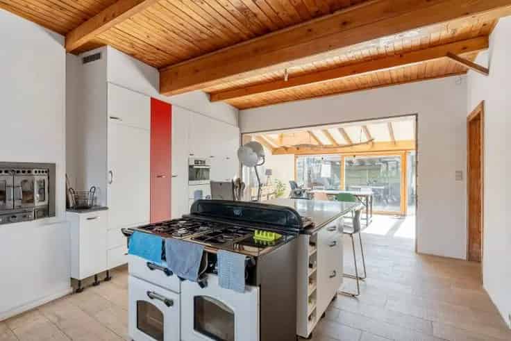 Huis Te Koop: 4 Slaapkamers, Gerenoveerd, Rustige Buurt