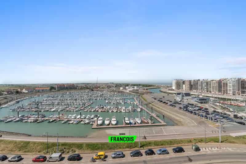 Exclusief penthouse met zonnig dakterras en panoramisch uitzicht over de jachthaven en de zee van Blankenberge