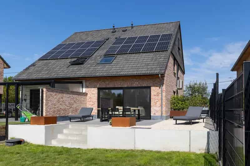 Recente energiezuinige HOB met groenzicht