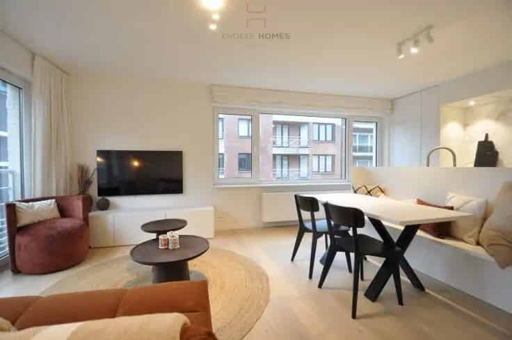 Appartement Te Koop  gerenoveerd hoekappartement  Zee Lippenslaan