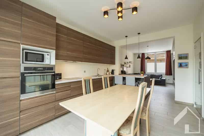 Recent, volledig gerenoveerde woning