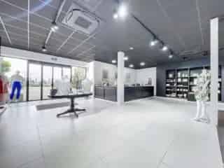 Handelspand te Huur Neupre 357m2 Showroom Stockage