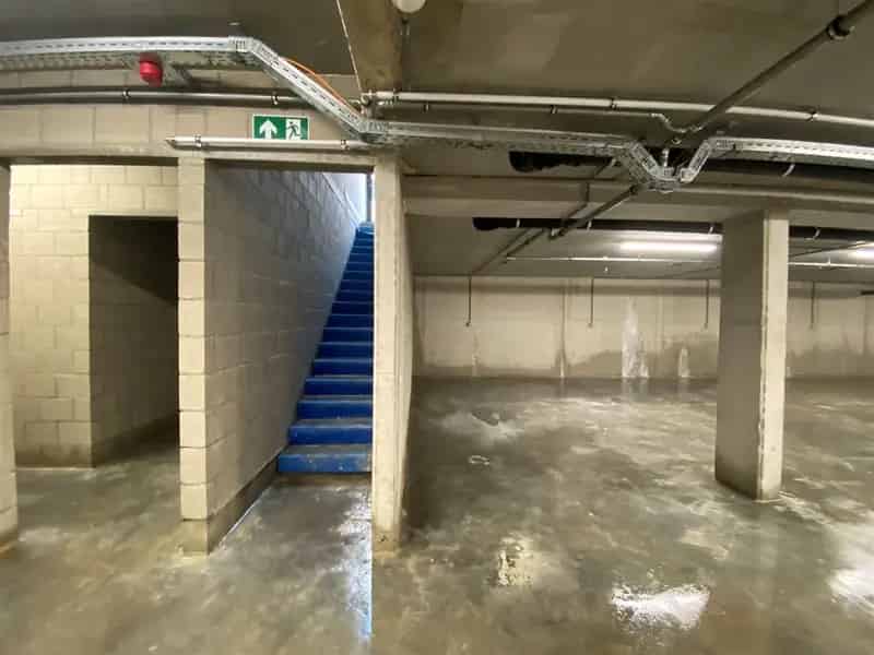 Overdekte parkeerplaats te koop in Sleidinge