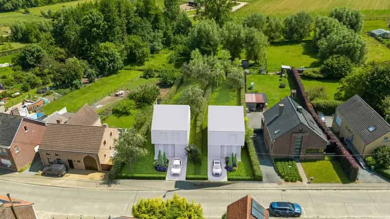 Projectgrond voor twee open bebouwingen of totaalrenovatie