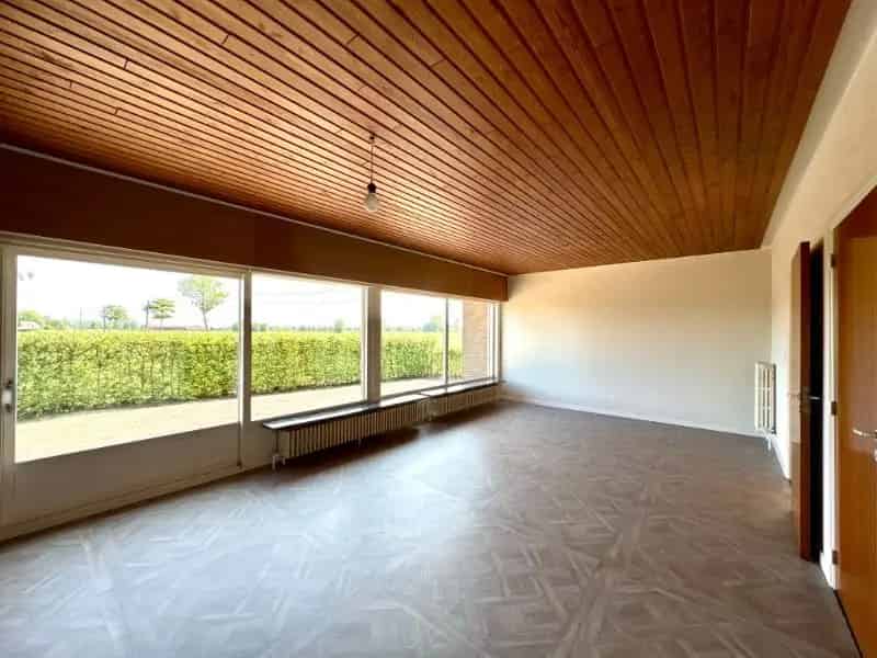 Ruime bungalow met 2 slaapkamers en tuin