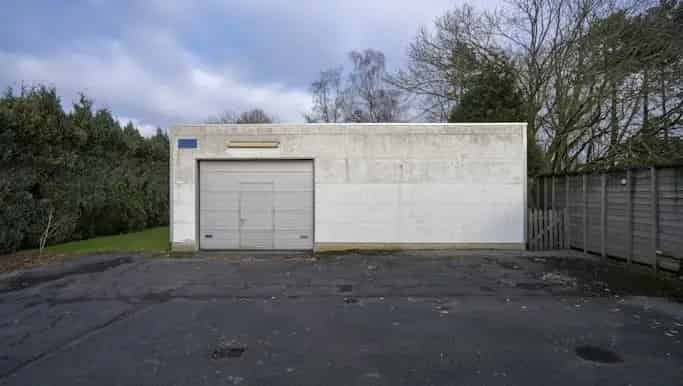Magazijn met woonst te koop in Koestraat 13, Evergem - Dewaele