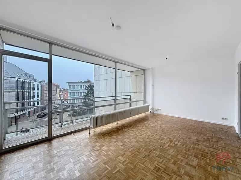 Appartement te huur LAEKEN 45m² gerenoveerd