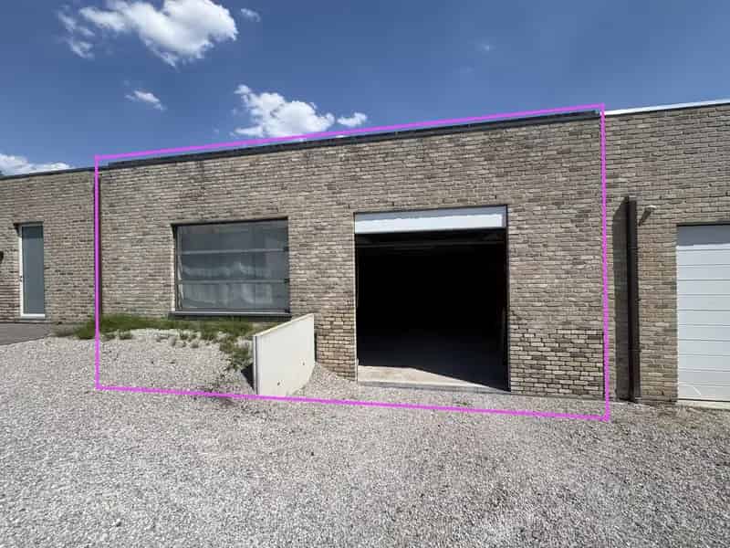 Garagebox te Huur Izegem 135m2 Opslagruimte