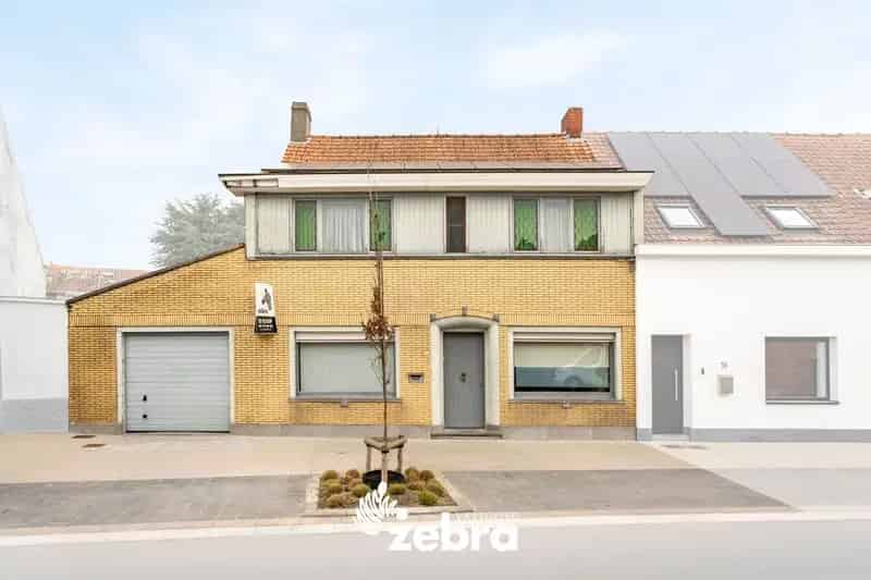 Instapklare woning met 4 slaapkamers en tuin te Oostrozebeke!