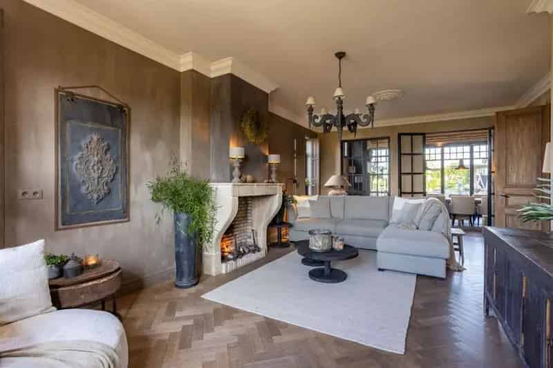 Landelijke Villa te Koop met Bijgebouw en Zwembad