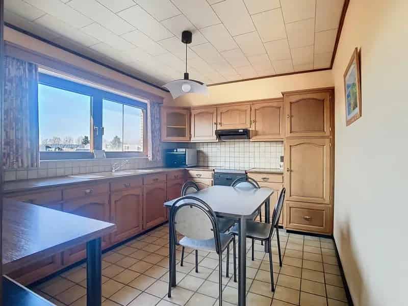 Huis te huur: 3 slaapkamers, tuin, opslag en magazijn