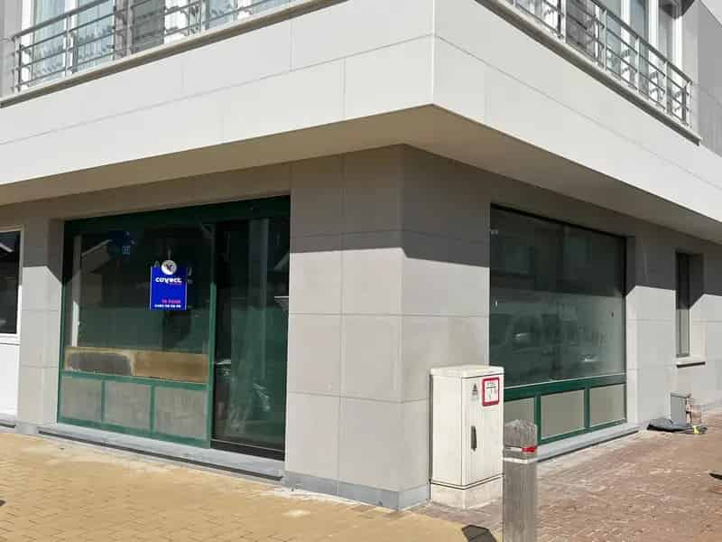 Handelspand op centrale ligging te Middelkerke.