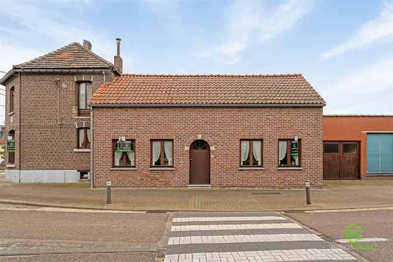 Dubbelwoonst met polyvalente zaal van 180m² in Budingen!