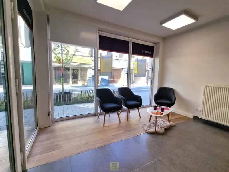 Instapklaar handelspand te huur in het bruisende centrum van Ninove