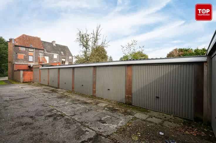 Gezinswoning met 8 Garageboxen te Gent