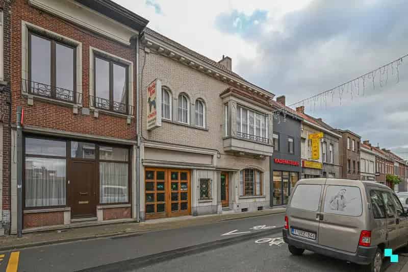 Te renoveren karakterpand in hartje Izegem
