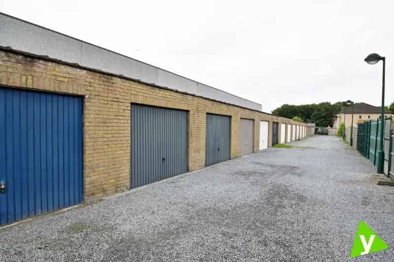 Garagebox op gunstige ligging vlakbij het centrum van Eeklo