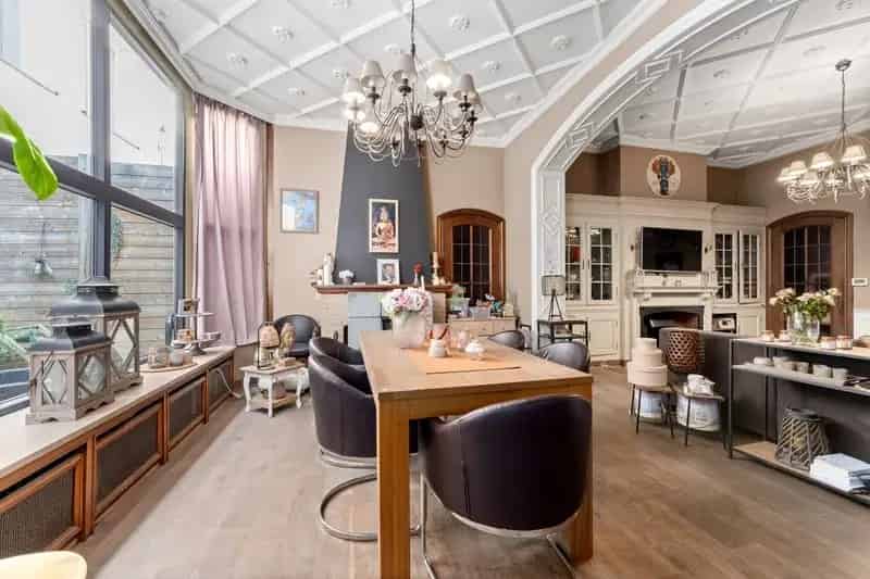 Centrum Izegem - Charmante woning/handelshuis met bijgebouw