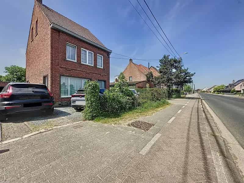 Prachtige open bebouwing met 4 slaapkamers en garage op perceel van 946m²