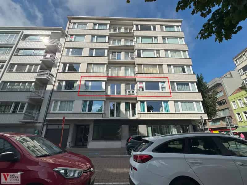 Lichtrijk appartement met uitzicht op het groen & nabij centrum