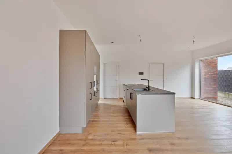 Nieuwbouwwoning met 3 slaapkamers en garage nabij het centrum van Mol !
