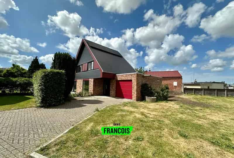 Gerenoveerde woning met 3 slaapkamers te huur in Bentille.