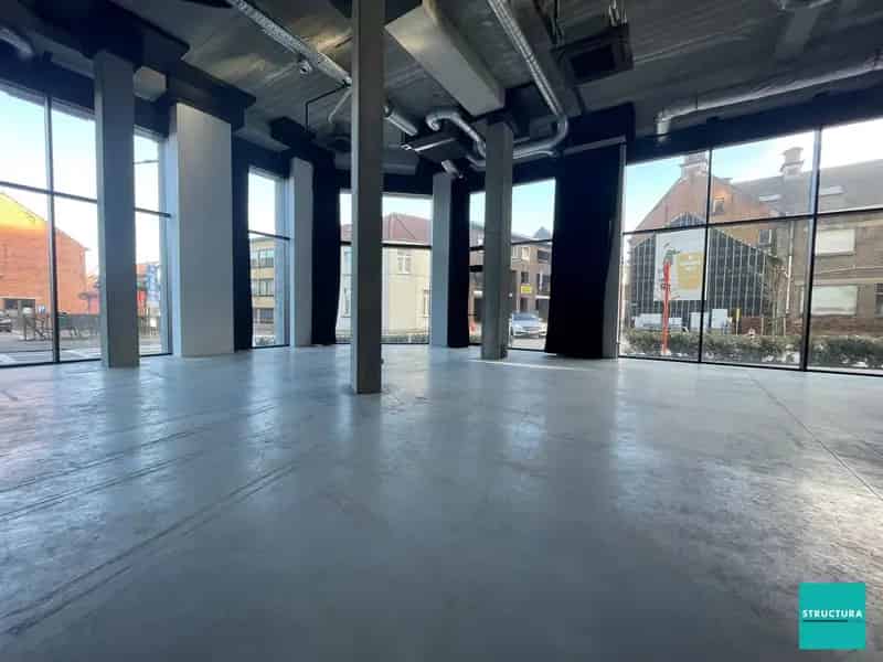 Commerciële unit te huur in Ginderale