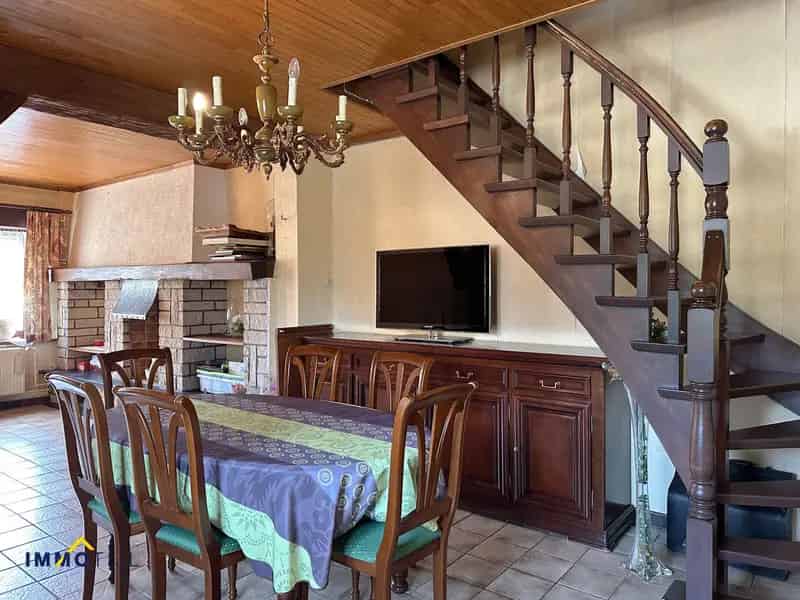 Woning met 5 slk en stadstuin nabij centrum Erembodegem!