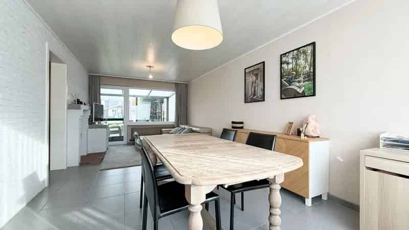 Instapklare woning : 3 slpk en ruime tuin in rustige straat!