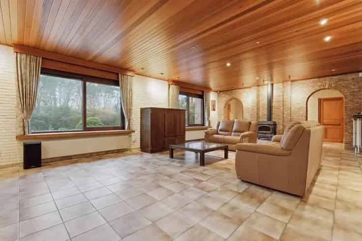 Villa Te Koop: Rustige ligging, Vijver, Uitbreidingsmogelijkheden