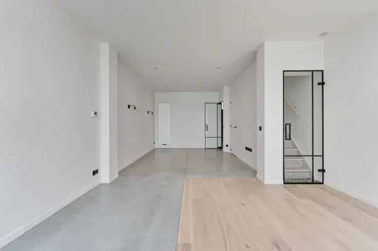 Huis Te Koop Rollegem: Gerenoveerde woning met tuin en landelijk zicht