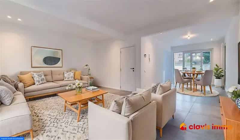 Volledig gerenoveerde bel-étage woning
