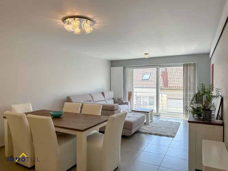 Gezellig app met 2 slpk, 2 terrassen en lift te Bredene!