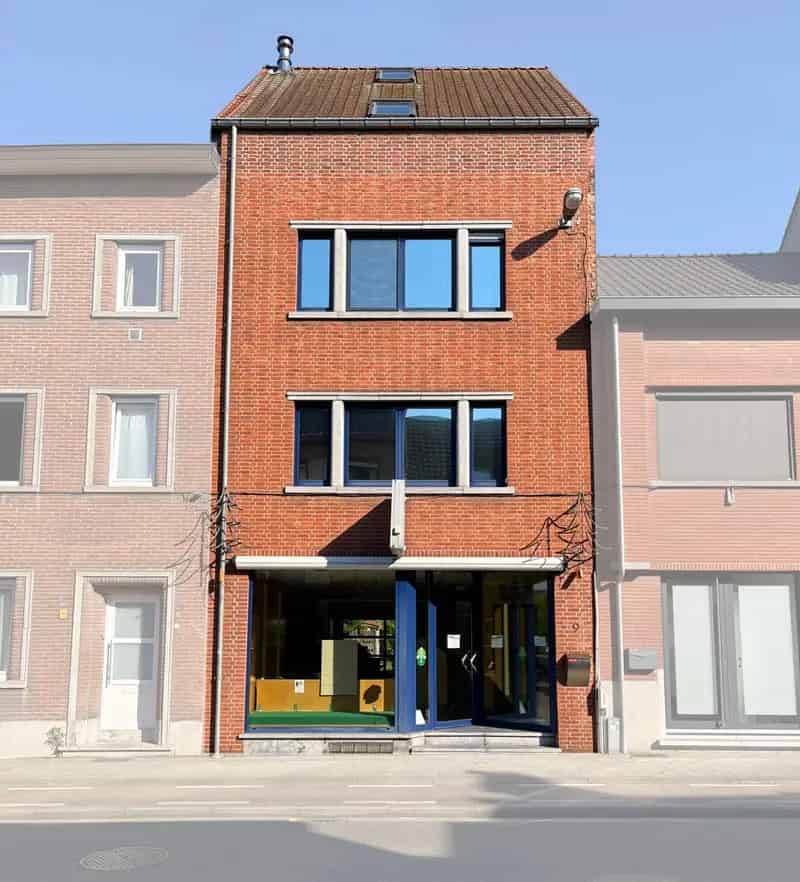 grote woning met mooie tuin