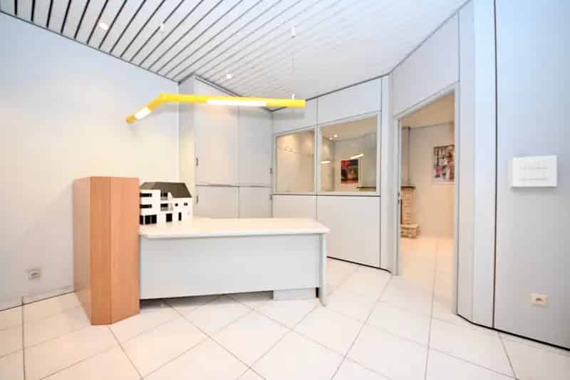 Te renoveren woning met 3 slaapkamers.