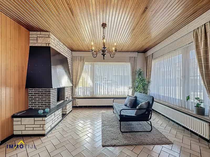 Ruime woning met twee garages te Moorsel - Aalst!
