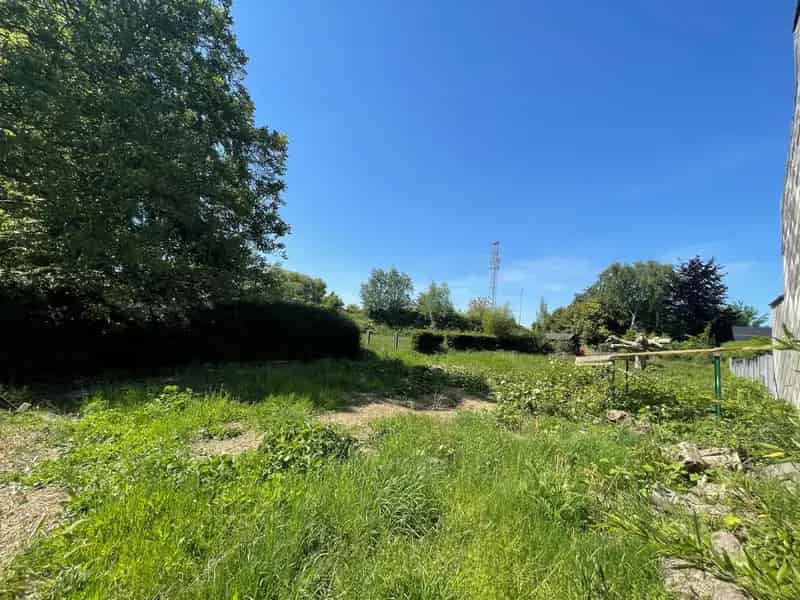 Bouwgrond te Huur Rustige Straat Halfopen Bebouwing