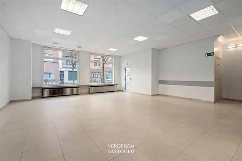 Handelspand van 216m² op uitstekende locatie