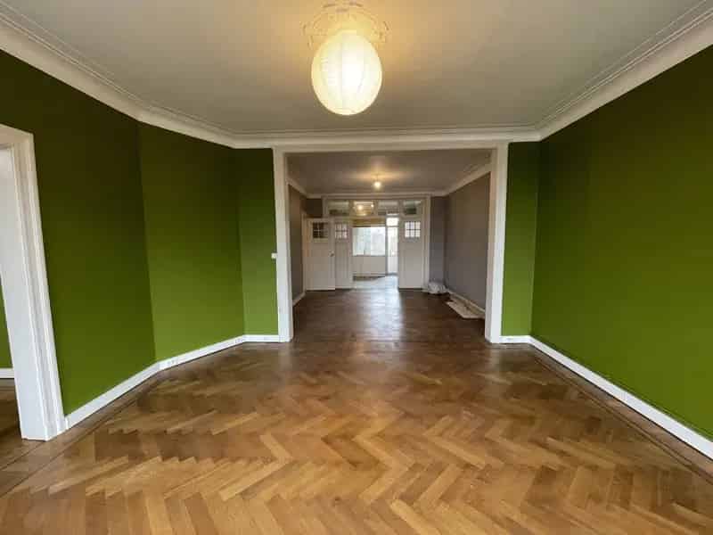BERCHEM Ruim Appartement 144m2 2 slaapkamers Nabij Station