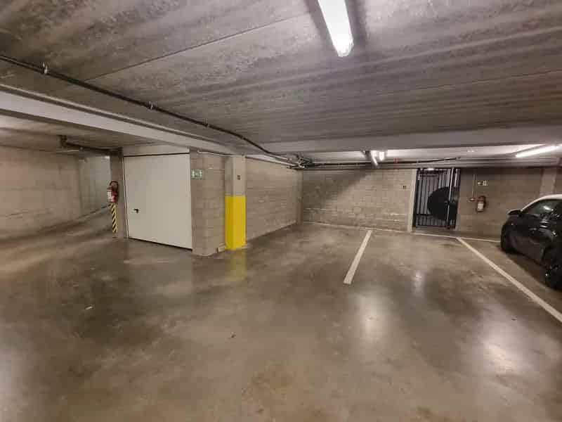 Ondergrondse autostaanplaats te centrum Meise!