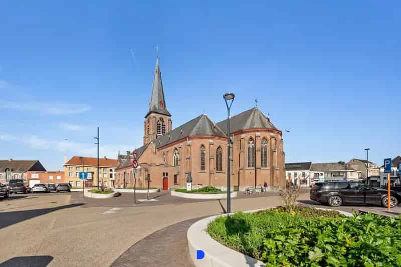 Instapklare kantoorruimte met appartement centrum Meulebeke