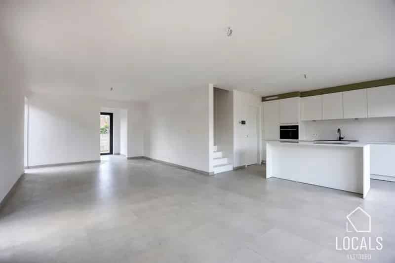Energiezuinige en instapklare halfopen nieuwbouwwoning