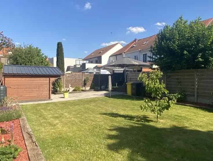 Huis Te Koop: Instapklare gezinswoning met tuin