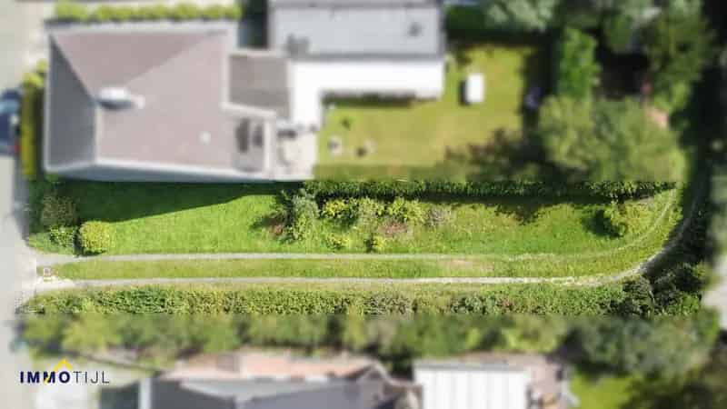 Mooi perceel bouwgrond geschikt voor een halfopen woning!