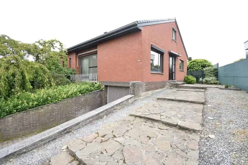 *** WACHTLIJST VOLZET *** Ruime en gezellige woning met 3 slaapkamers en omheinde tuin in het rustige Waltwilder